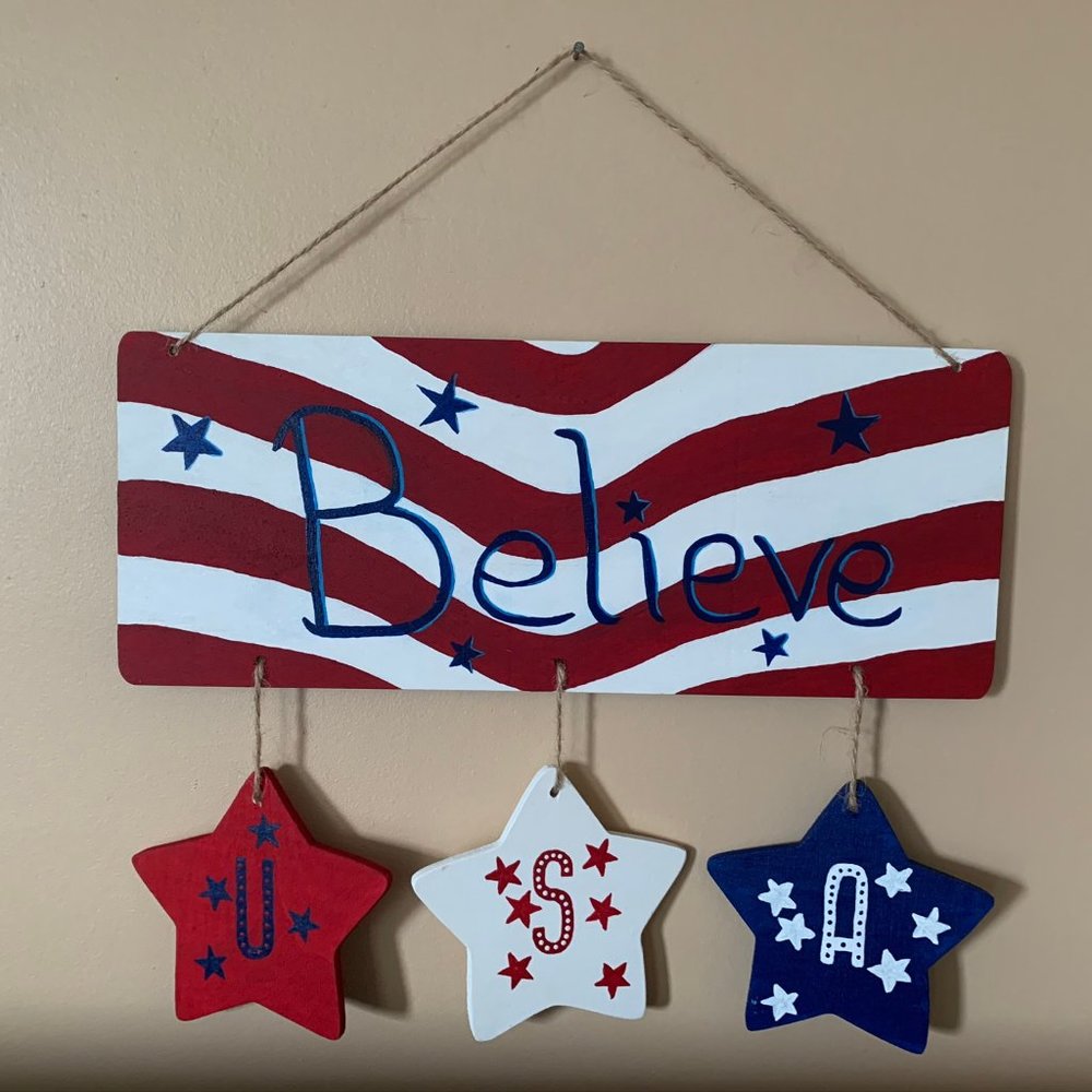 ⭐️181  Hand Painted Wooden Believe Sign - U.S.A
